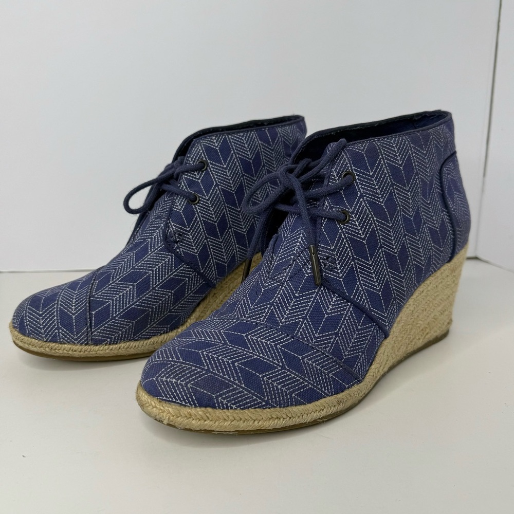 TOMs Chevron Light Blue Wedges